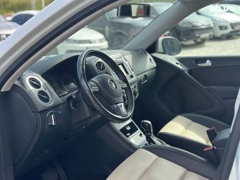 Volkswagen Tiguan 2016 белый - фото 16