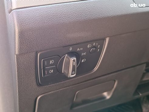 Volkswagen Passat 2015 синий - фото 25