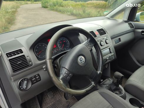 Volkswagen Touran 2006 серый - фото 12