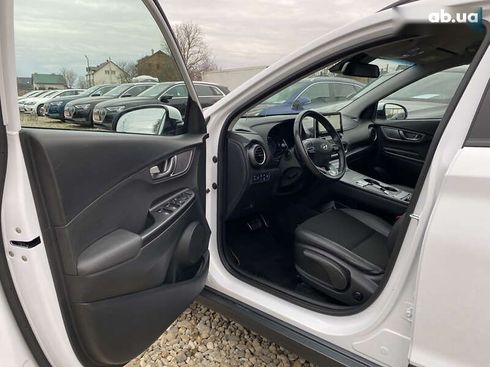 Hyundai Kona Electric 2021 - фото 30