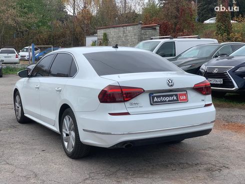 Volkswagen Passat 2018 белый - фото 7