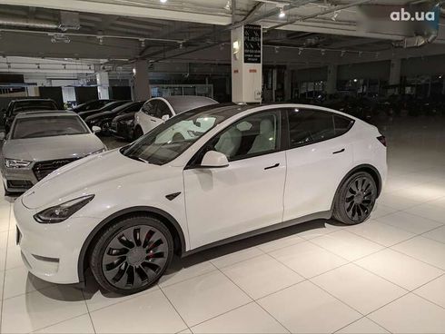 Tesla Model Y 2023 - фото 4