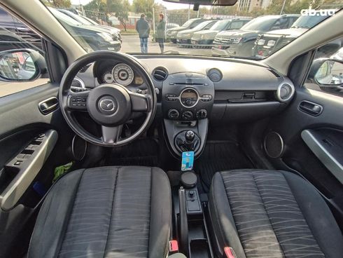 Mazda 2 2007 серый - фото 25
