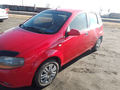 Chevrolet Aveo 2006 красный - фото 8