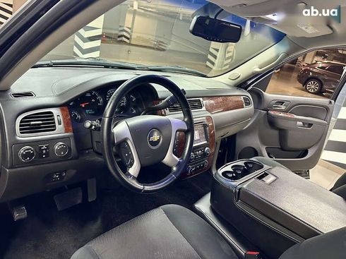 Chevrolet Suburban 2011 - фото 29