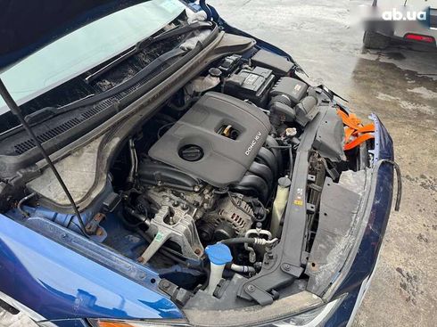 Hyundai Elantra 2017 - фото 15