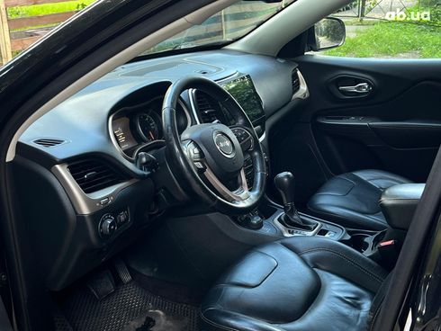 Jeep Cherokee 2015 черный - фото 18