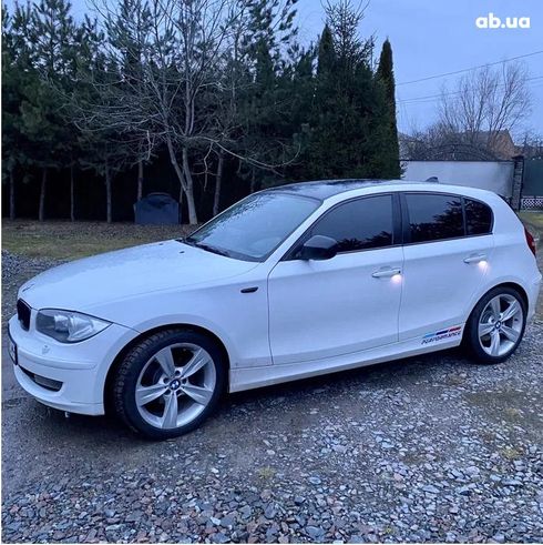 BMW 1 серия 2009 белый - фото 8