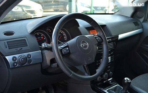 Opel Astra 2010 - фото 24