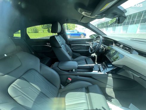 Audi E-Tron 2022 - фото 12