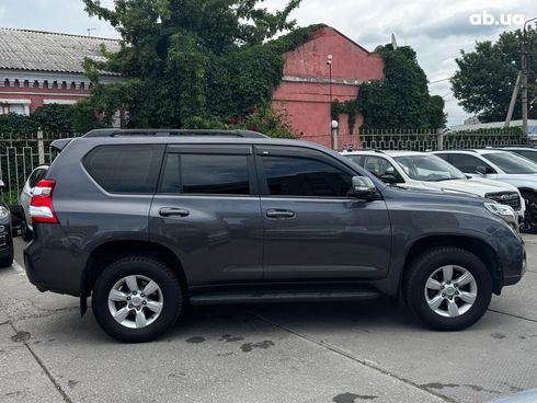 Toyota Land Cruiser Prado 2017 серый - фото 7