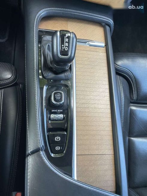 Volvo XC90 2018 - фото 29