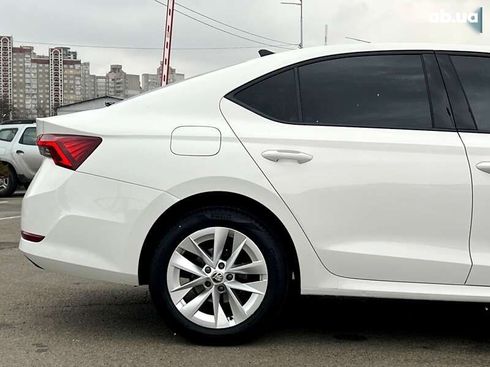 Skoda Octavia 2020 - фото 16