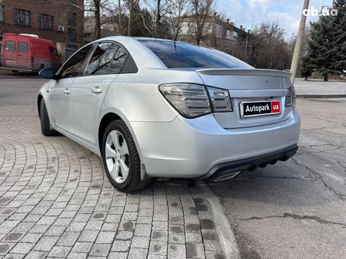 Chevrolet Cruze 2010 серый - фото 3