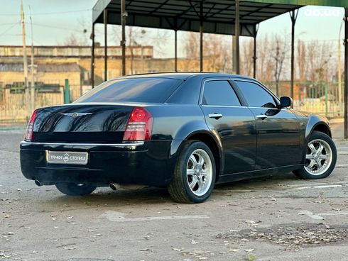 Chrysler 300C 2005 черный - фото 7