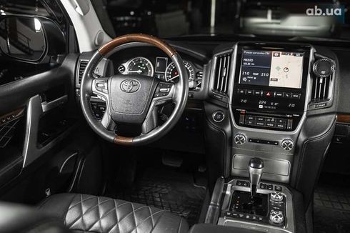 Toyota Land Cruiser 2017 - фото 25