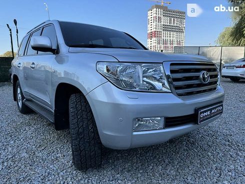 Toyota Land Cruiser 2011 - фото 3