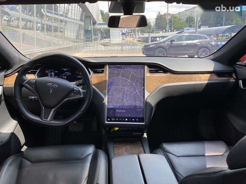 Tesla Model S 2018 - фото 12