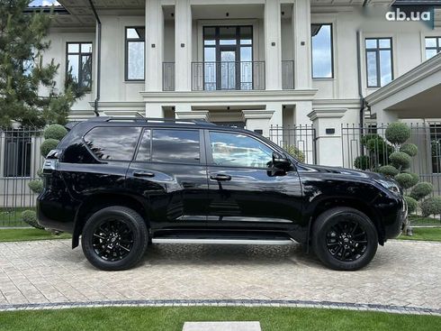 Toyota Land Cruiser Prado 2023 - фото 18