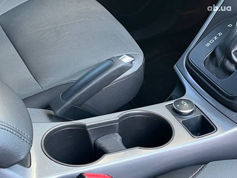 Ford Escape 2015 синий - фото 12