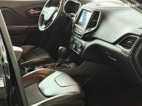 Jeep Cherokee 2018 черный - фото 18