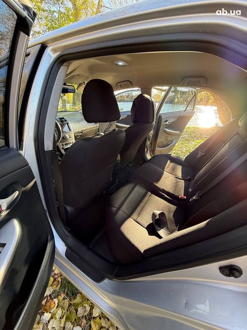 Toyota Corolla 2006 серый - фото 12