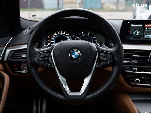 BMW 5 серия 2017 - фото 16