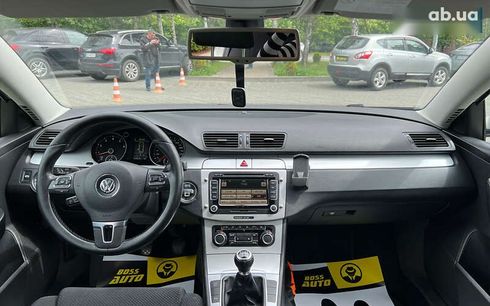 Volkswagen Passat 2010 - фото 11