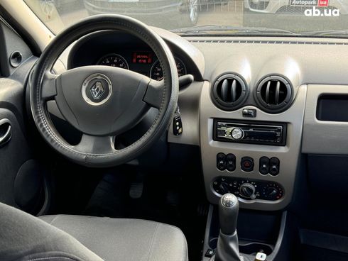 Renault Logan 2012 серый - фото 24