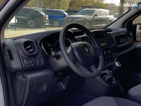 Renault Trafic 2021 - фото 26