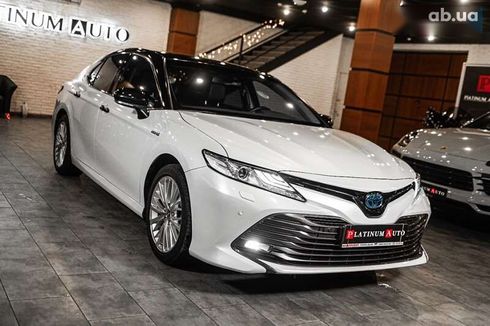 Toyota Camry 2020 - фото 6