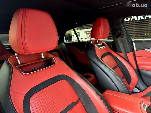 Mercedes-Benz AMG GT 4 2020 - фото 27