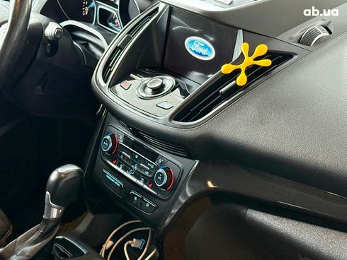 Ford Escape 2016 бежевый - фото 23