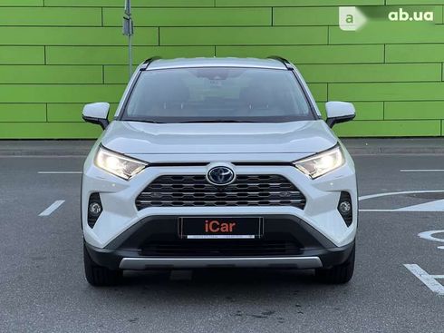Toyota RAV4 2021 - фото 9