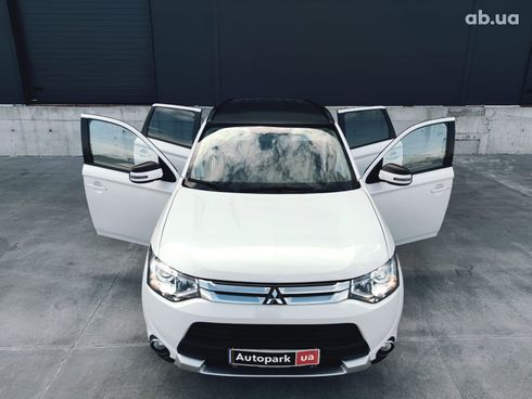 Mitsubishi Outlander 2014 белый - фото 13