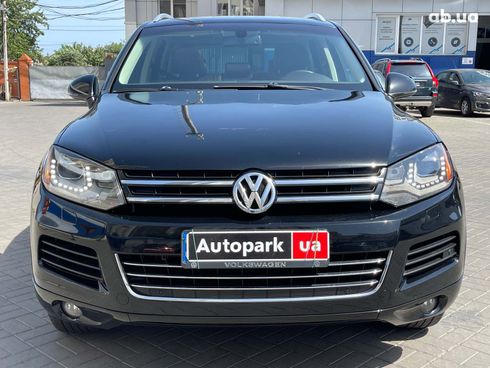 Volkswagen Touareg 2012 черный - фото 2