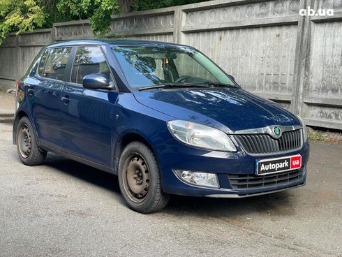 Skoda Fabia 2010 синий - фото 3