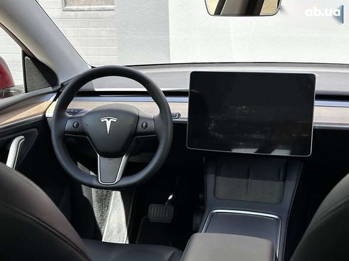 Tesla Model Y 2024 - фото 17