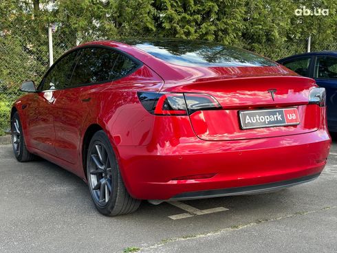 Tesla Model 3 2021 красный - фото 30