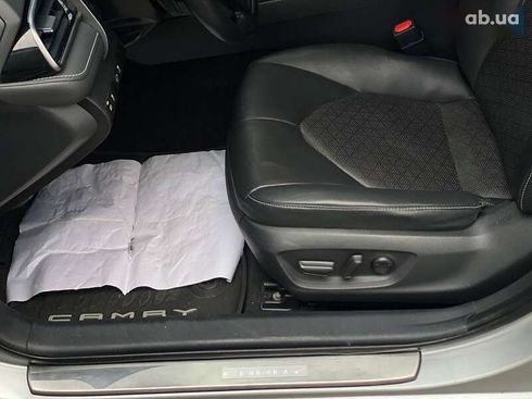 Toyota Camry 2020 - фото 25