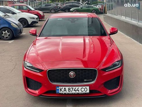 Jaguar XE 2019 - фото 2