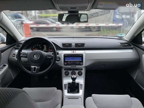 Volkswagen Passat 2010 - фото 14