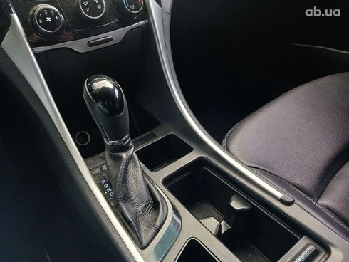 Hyundai Sonata 2015 серый - фото 16