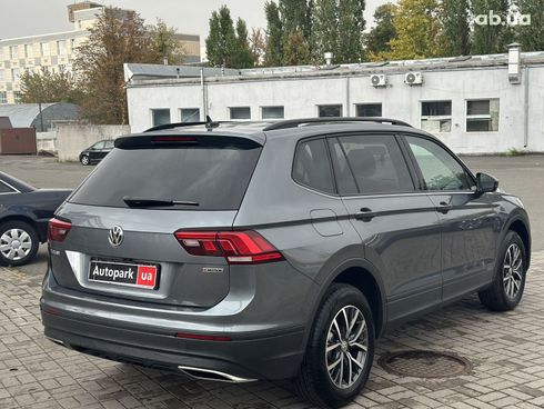 Volkswagen Tiguan 2021 серый - фото 9