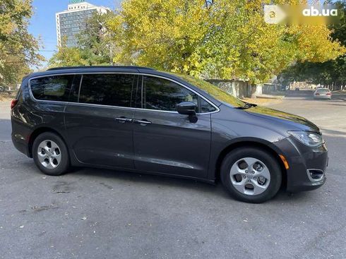 Chrysler Pacifica 2017 - фото 7