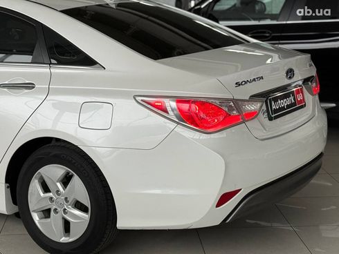 Hyundai Sonata 2013 белый - фото 7