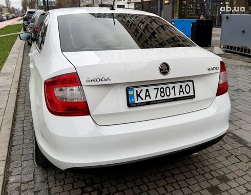 Skoda Rapid 2016 белый - фото 17