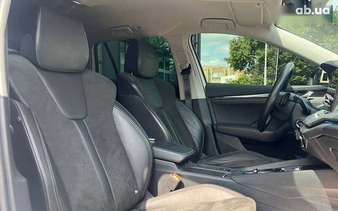Skoda Octavia 2020 - фото 20