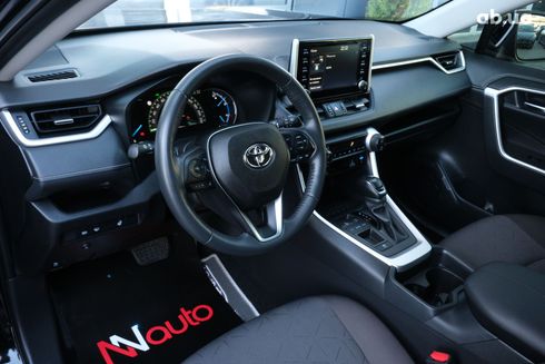 Toyota RAV4 Hybrid 2022 черный - фото 6