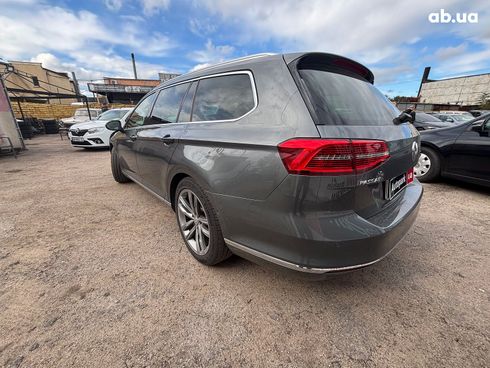 Volkswagen Passat 2017 серый - фото 3